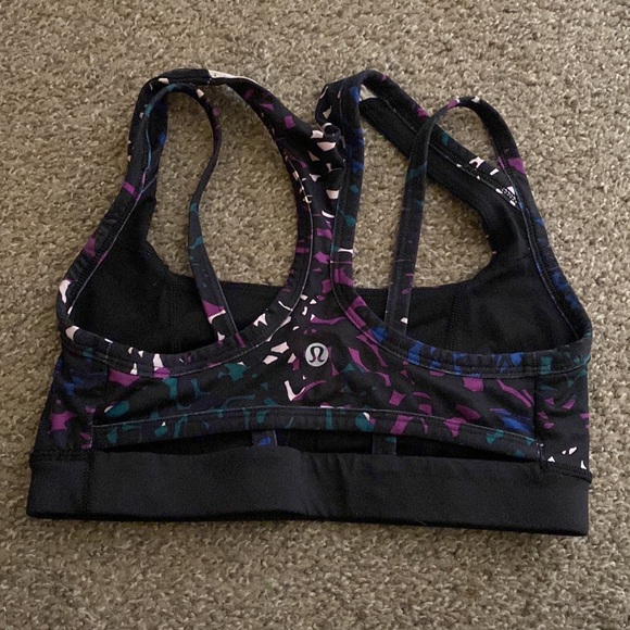 Size 4 lululemon sports bra - Picture 2 of 2